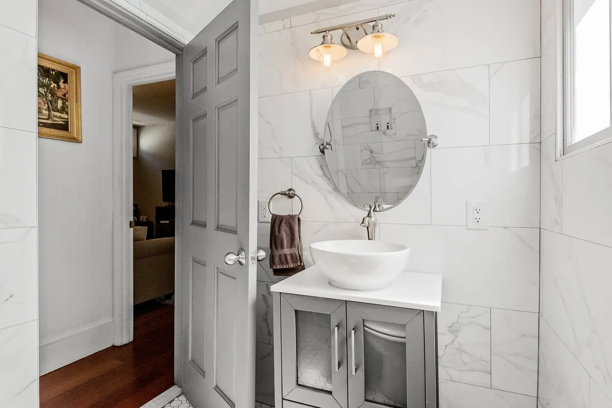 Spacious private bathroom