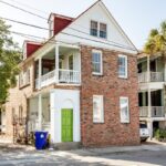 Renovated 1852 single house - A piece of Charleston History