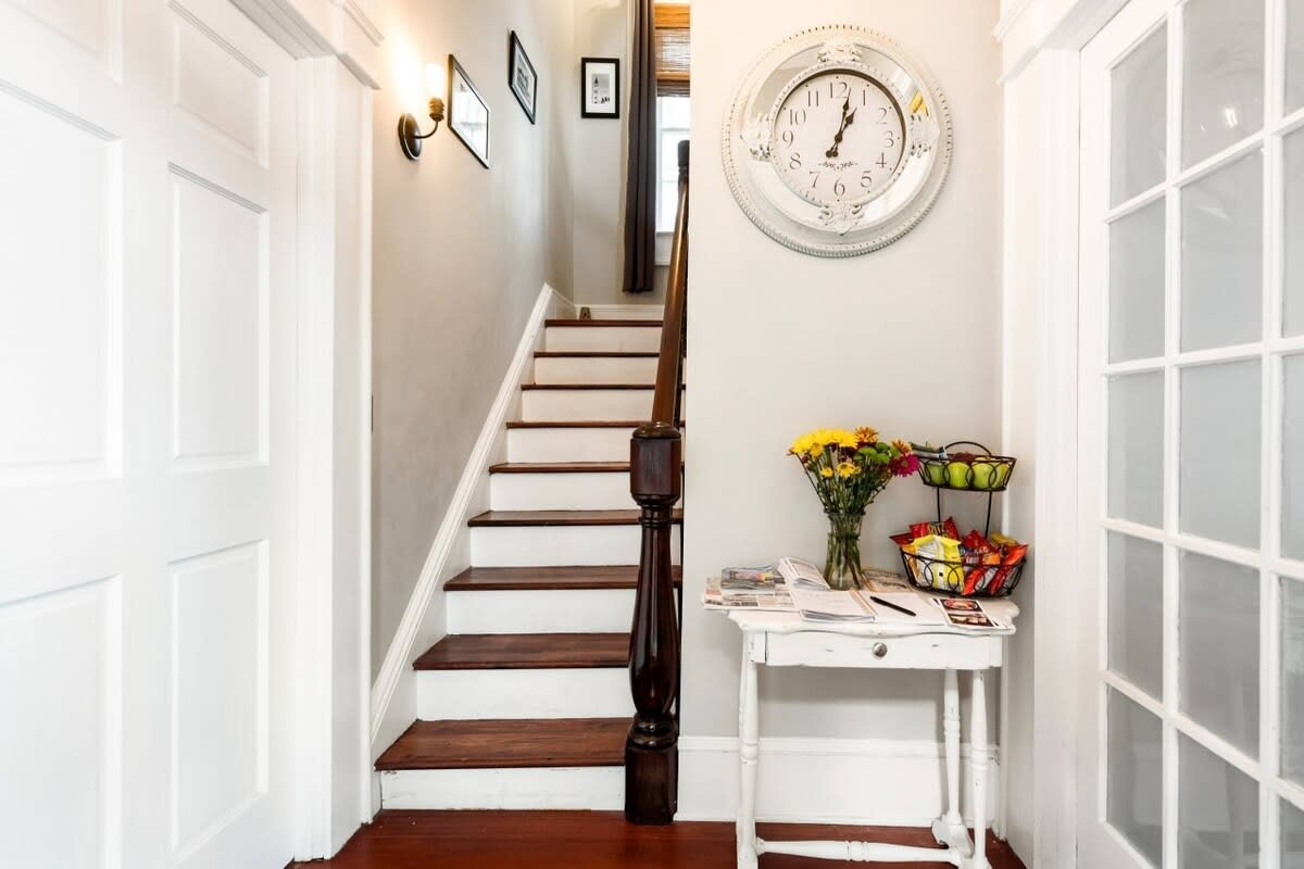 Steps from King Street's restaurants, cafes, and shops