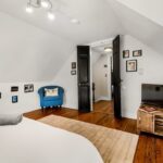 The Blues Room offers a relaxed, characterful retreat